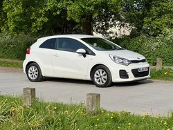 White Used 2016 Kia Rio Hatchback | £4,495 (Fair price)