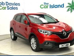 Red Used 2017 Renault Kadjar Dynamique SUV | £8,800 (Fair price)