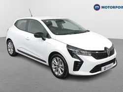 White Used 2025 Renault Clio V Evolution Hatchback | £18,249 (Fair price)