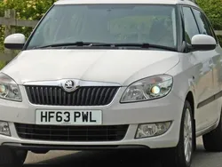 Frozen white Used 2013 Skoda Fabia Elegance Estate | £7,995