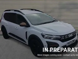 White Used 2023 Dacia Jogger Extreme MPV | £18,237 (Good price)