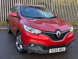 Red Used 2015 Renault Kadjar Dynamique SUV | £3,490 (Fair price)