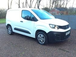 White Used 2022 Peugeot Partner Van | £7,500 (Good price)