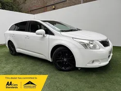 White Used 2011 Toyota Avensis Estate | £2,995 (Good price)