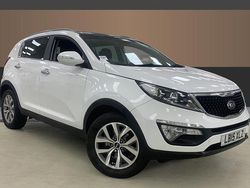 White Used 2015 Kia Sportage 2 SUV | £7,176 (Fair price)