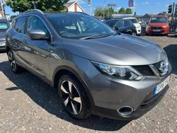 Grey Used 2016 Nissan Qashqai N-Connecta SUV | £8,195 (Fair price)