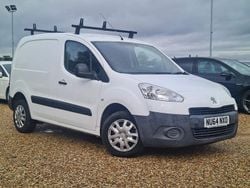 White Used 2014 Peugeot Partner S MPV | £3,281 (Fair price)