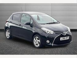 Black Used 2016 Toyota Yaris Hybrid Hatchback | £11,495 (Fair price)