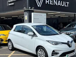 White Used 2022 Renault Rapid SE Hatchback | £10,265 (Fair price)
