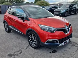 Red/black Used 2015 Renault Captur Signature SUV | £5,495 (Fair price)
