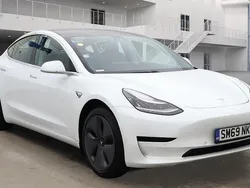 White Used 2020 Tesla Model 3 Standard Range Sedan | £13,995 (Good price)