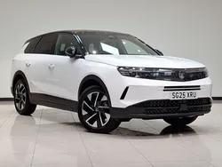 White New 2025 Vauxhall Grandland X SUV | £29,498 (Fair price)