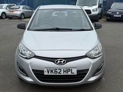 Silver Used 2012 Hyundai i20 Classic Hatchback | £2,090 (Fair price)