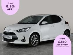 White Used 2021 Toyota Yaris Hybrid Hatchback | £17,458 (Fair price)