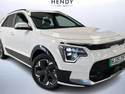 New 2025 Kia e-Niro 3 SUV | £27,598 (Expensive)