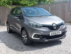 Grey Used 2019 Renault Captur Play SUV | £9,298 (Fair price)