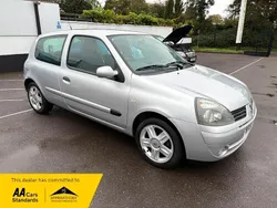 Silver Used 2005 Renault Clio II Extreme | £2,490 (Good price)