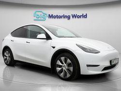 White Used 2022 Tesla Model Y Long Range AWD SUV | £26,300 (Fair price)