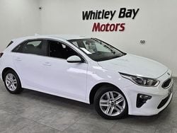 White Used 2021 Kia Ceed 2 Hatchback | £10,990 (Fair price)