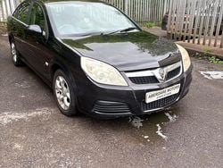 Black Used 2006 Vauxhall Vectra Hatchback | £1,495 (A bit pricey)