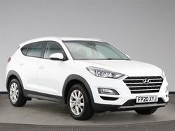 Gloss white Used 2020 Hyundai Tucson SE SUV | £16,790 (Super price)