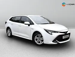 White Used 2020 Toyota Corolla Estate | £15,475 (Good price)