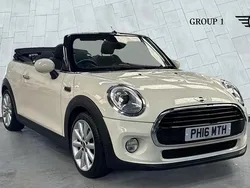 White Used 2017 Mini Cooper Hatchback | £14,950 (Fair price)