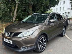 Beige Used 2014 Nissan Qashqai Tekna SUV | £7,000 (Fair price)