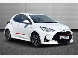 Pure white Used 2021 Toyota Yaris Hybrid Design Hatchback | £15,995 (Fair price)