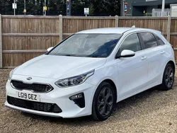 White Used 2019 Kia Ceed 3 Hatchback | £10,100 (Fair price)