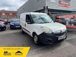 White Used 2014 Vauxhall Combo MPV | £2,295 (Good price)