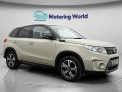 Cream/black Used 2018 Suzuki Vitara SZ5 SUV | £10,200 (Super price)