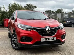Red Used 2019 Renault Kadjar Iconic SUV | £8,090 (Fair price)