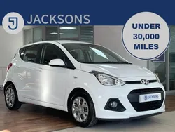 White Used 2015 Hyundai i10 SE Hatchback | £6,820 (Fair price)