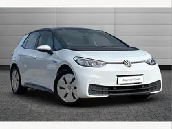 Glacier white with black roof Used 2022 VW ID.3 Pro Performance Hatchback | £15,995 (Fair price)