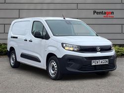 Kaolin white New 2025 Vauxhall Combo S Van | £17,490 (Fair price)