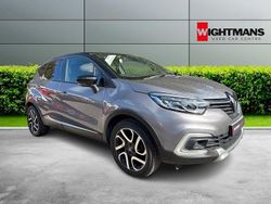 Grey Used 2017 Renault Captur Dynamique SUV | £9,495 (A bit pricey)