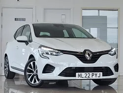 White Used 2022 Renault Clio V Iconic Hatchback | £13,498 (Fair price)