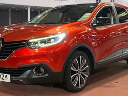 Red Used 2016 Renault Kadjar Signature SUV | £6,995 (Fair price)