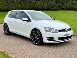 White Used 2013 VW Golf VII SE Hatchback | £6,850 (Fair price)