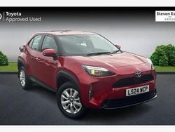 Used 2025 Toyota Yaris Hybrid Estate | £21,282 (Good price)