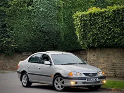 Silver Used 2002 Toyota Avensis Sedan | £1,499
