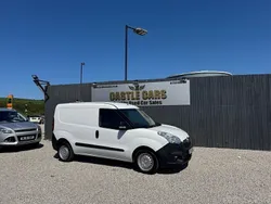 White Used 2016 Vauxhall Combo MPV | £5,995 (Expensive)