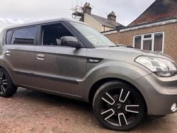 Silver Used 2010 Kia Soul SUV | £1,995 (Super price)