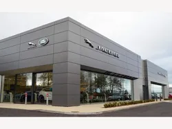 White Used 2020 Land Rover Defender SE SUV | £42,650 (Good price)