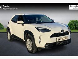 Used 2025 Toyota Yaris Hybrid Estate | £21,136 (Good price)