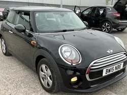 Black Used 2015 Mini Cooper Hatch Hatchback | £6,890 (Good price)