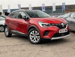 Red black Used 2020 Renault Captur Iconic SUV | £12,900 (Fair price)