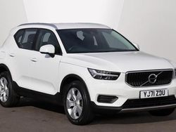 White Used 2021 Volvo XC40 Momentum SUV | £19,150 (Fair price)