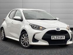 White Used 2023 Toyota Yaris Hybrid Hatchback | £16,795 (Good price)